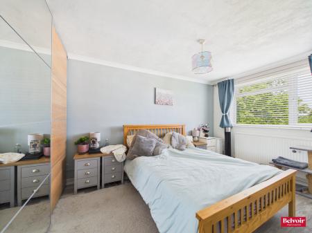 2 bedroom Flat for sale in Haig Court, Chelmsford, CM2