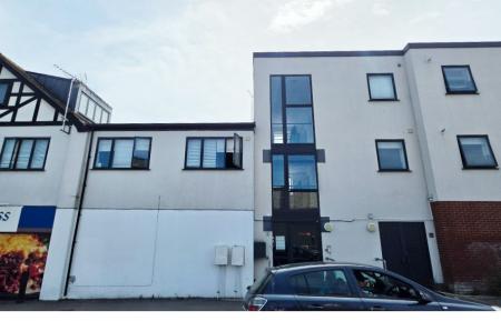 1 bedroom House share to let in 90 Pentland Avenue, Broomfield, Chelmsford, Essex, CM1