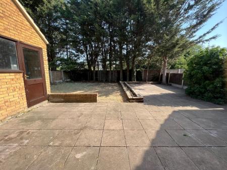 4 bedroom Detached house to let in Barlows Reach, Chelmer Village, Chelmsford, Essex, CM2