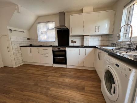 4 bedroom Detached house to let in Barlows Reach, Chelmer Village, Chelmsford, Essex, CM2