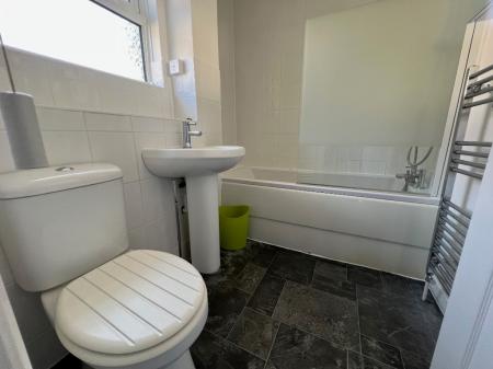 4 bedroom Detached house to let in Barlows Reach, Chelmer Village, Chelmsford, Essex, CM2