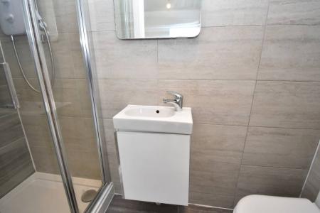 1 bedroom Flat to let in Main Road, Broomfield, Chelmsford, Essex, CM1