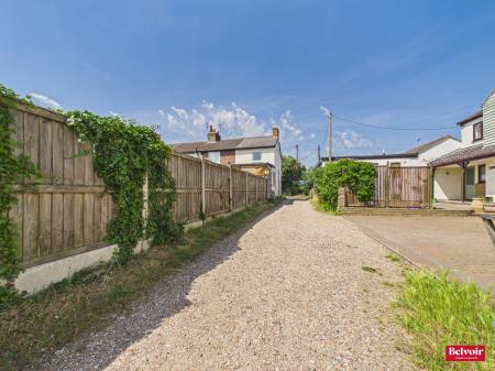 2 bedroom Terraced House to let in Clobbs Yard, Essex, Broomfield, CM1