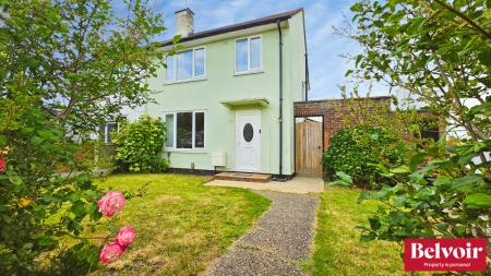 3 bedroom Semi-detached house to let in Avon Road, Chelmsford, Essex, CM1