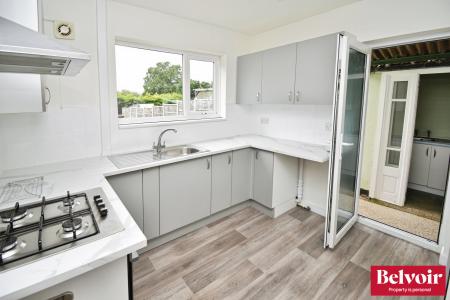 3 bedroom Semi-detached house to let in Avon Road, Chelmsford, Essex, CM1