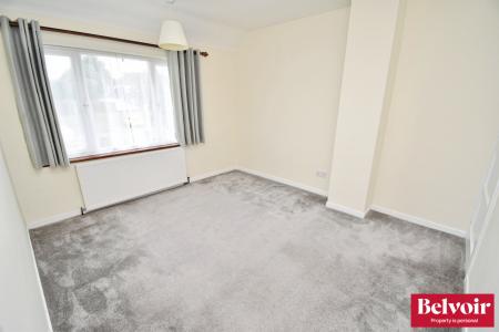 3 bedroom Semi-detached house to let in Avon Road, Chelmsford, Essex, CM1