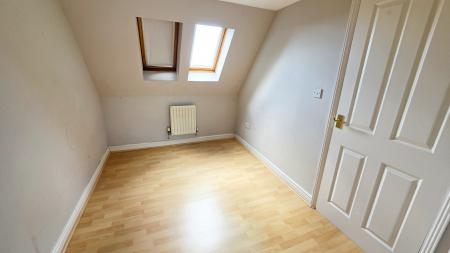 2 bedroom Duplex to let in Burnell Gate, Beaulieu Park, Chelmsford, Essex, CM1