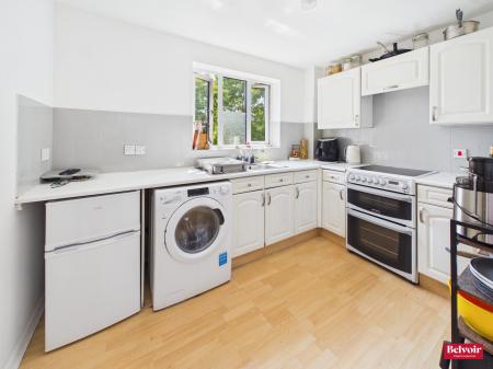 1 bedroom Flat for sale in Kerby Rise, Chelmer Village, Chelmsford, Essex, CM2