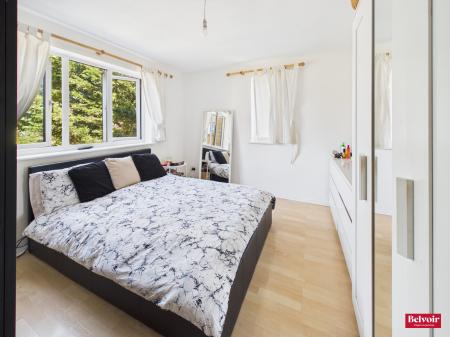 1 bedroom Flat for sale in Kerby Rise, Chelmer Village, Chelmsford, Essex, CM2