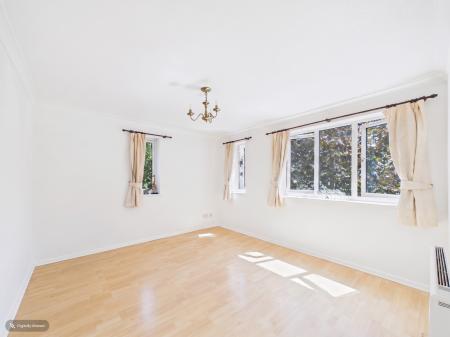 1 bedroom Flat for sale in Kerby Rise, Chelmer Village, Chelmsford, Essex, CM2