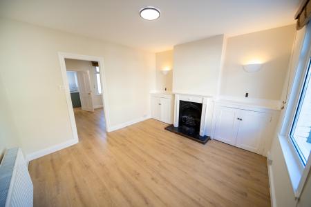 2 bedroom Terraced House to let in Roman Road, Old Moulsham, Chelmsford, Essex, CM2