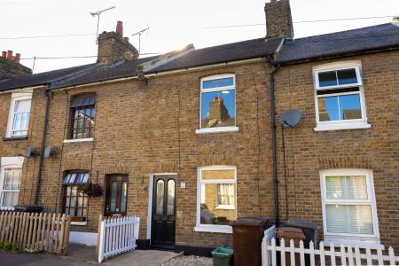 2 bedroom Terraced House to let in Roman Road, Old Moulsham, Chelmsford, Essex, CM2