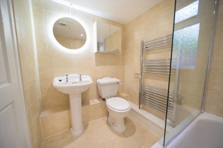 2 bedroom Terraced House to let in Roman Road, Old Moulsham, Chelmsford, Essex, CM2