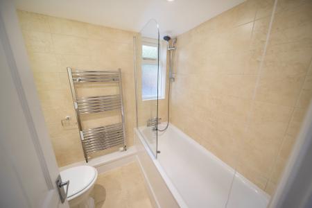 2 bedroom Terraced House to let in Roman Road, Old Moulsham, Chelmsford, Essex, CM2