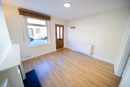 2 bedroom Terraced House to let in Roman Road, Old Moulsham, Chelmsford, Essex, CM2