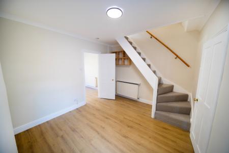 2 bedroom Terraced House to let in Roman Road, Old Moulsham, Chelmsford, Essex, CM2