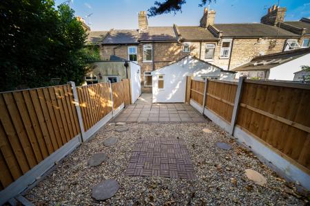 2 bedroom Terraced House to let in Roman Road, Old Moulsham, Chelmsford, Essex, CM2