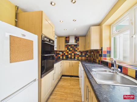 3 bedroom Terraced House for sale in Meadgate Avenue, Great Baddow, Chelmsford, Essex, CM2