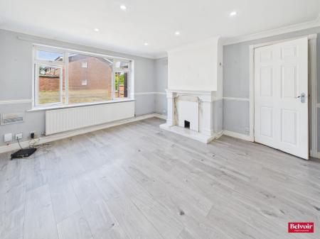 3 bedroom Terraced House for sale in Meadgate Avenue, Great Baddow, Chelmsford, Essex, CM2