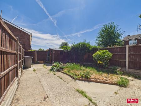 3 bedroom Terraced House for sale in Meadgate Avenue, Great Baddow, Chelmsford, Essex, CM2