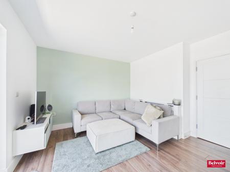 2 bedroom Flat for sale in Baddow Road, Chelmsford, Essex, CM2