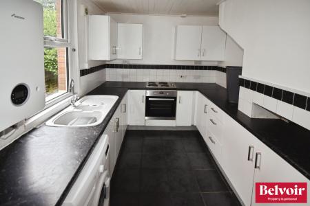 4 bedroom Terraced House to let in Bishop Road, City Centre, Chelmsford, Essex, CM1