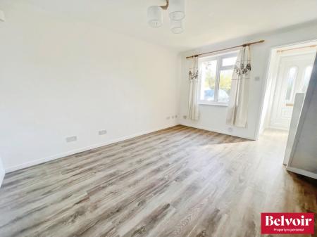 2 bedroom Semi-detached house to let in Bouchers Mead, Springfield, Chelmsford, Essex, CM1