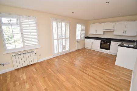 2 bedroom Flat to let in Maldon Road, Danbury, Chelmsford, Essex, CM3