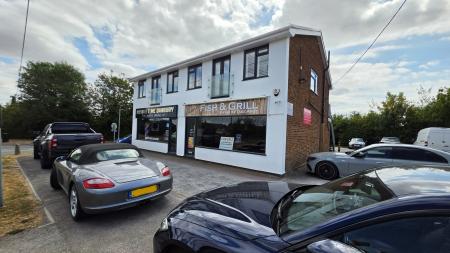 2 bedroom Flat to let in Maldon Road, Danbury, Chelmsford, Essex, CM3