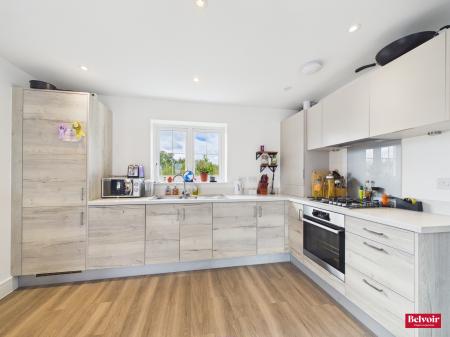 2 bedroom Flat for sale in Cloughton Avenue, Braintree, Essex, CM7