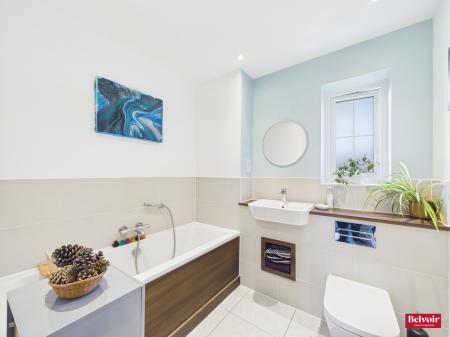 2 bedroom Flat for sale in Cloughton Avenue, Braintree, Essex, CM7