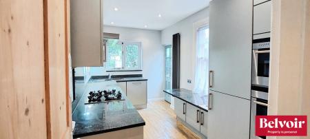3 bedroom Terraced House to let in South Primrose Hill, City Centre, Chelmsford, Essex, CM1