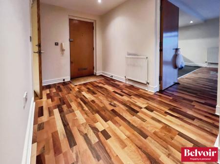 2 bedroom Flat to let in Hill Road South, Chelmsford, Essex, CM2