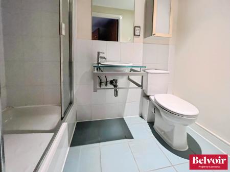 2 bedroom Flat to let in Hill Road South, Chelmsford, Essex, CM2