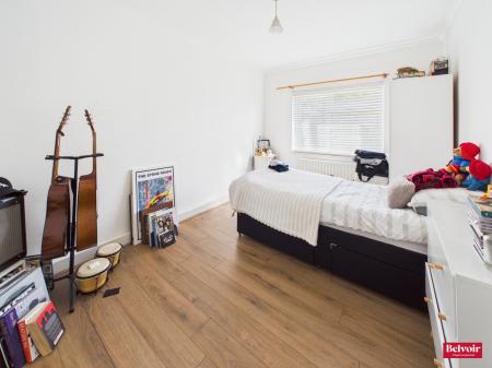 2 bedroom Flat for sale in Upper Bridge Road, Old Moulsham, Chelmsford, Essex, CM2