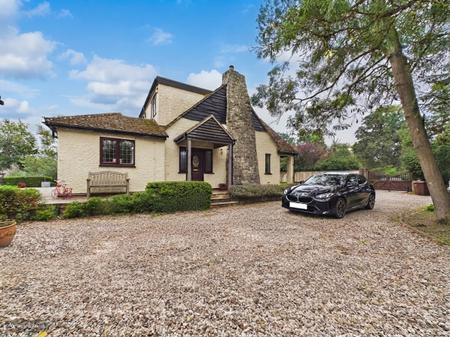5 bedroom Detached house for sale in Main Road, Danbury, Essex, CM3