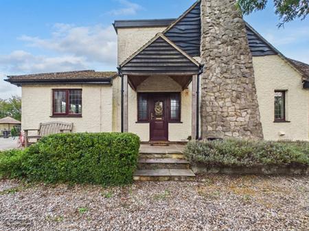 5 bedroom Detached house for sale in Main Road, Danbury, Essex, CM3