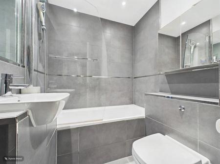 1 bedroom Flat for sale in Baddow Road, Chelmsford, CM2