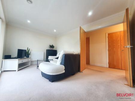 2 bedroom Apartment for sale in 41 Brookbank Close, Cheltenham, GL50