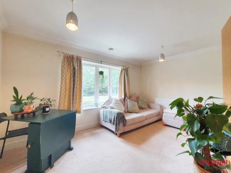 2 bedroom Apartment for sale in Brookbank Close, Cheltenham, GL50