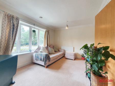 2 bedroom Apartment for sale in Brookbank Close, Cheltenham, GL50