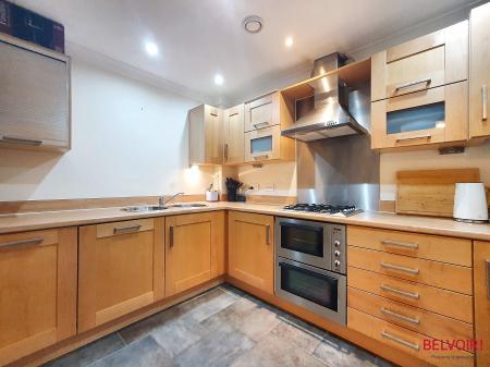 2 bedroom Apartment for sale in Brookbank Close, Cheltenham, GL50