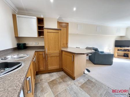 2 bedroom Apartment for sale in Brookbank Close, Cheltenham, GL50