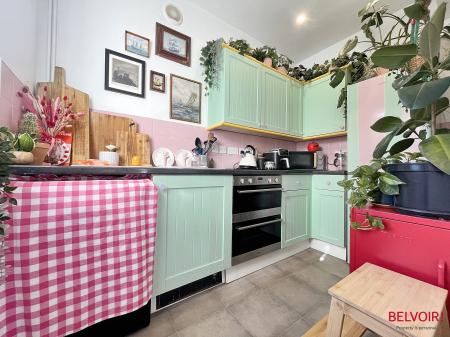 1 bedroom Apartment for sale in Pittville Circus Road, Cheltenham, GL52