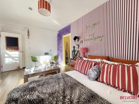 1 bedroom Apartment for sale in Pittville Circus Road, Cheltenham, GL52