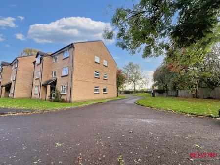 2 bedroom Apartment for sale in St Peters Close, Cheltenham, GL51