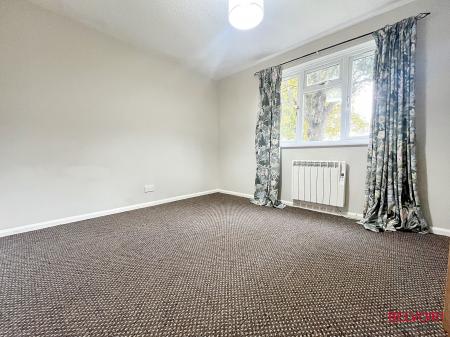 2 bedroom Apartment for sale in St Peters Close, Cheltenham, GL51