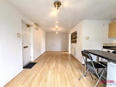 1 bedroom Studio flat for sale in Tom Price Close, Cheltenham, GL52
