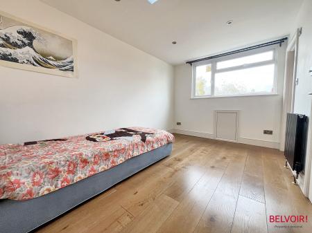 5 bedroom Semi-detached house for sale in Turkdean Road, Benhall, Cheltenham, GL51