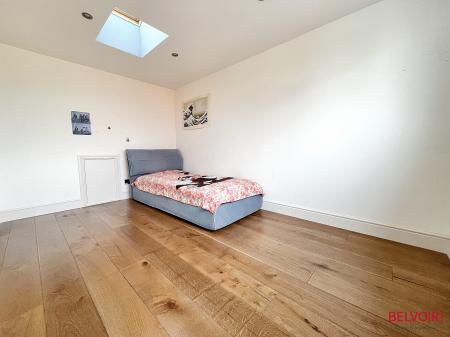 5 bedroom Semi-detached house for sale in Turkdean Road, Benhall, Cheltenham, GL51